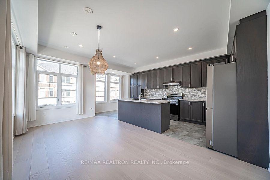 Photo 7 of 1 Sissons Way, Markham, Cedar Grove — HOMEH