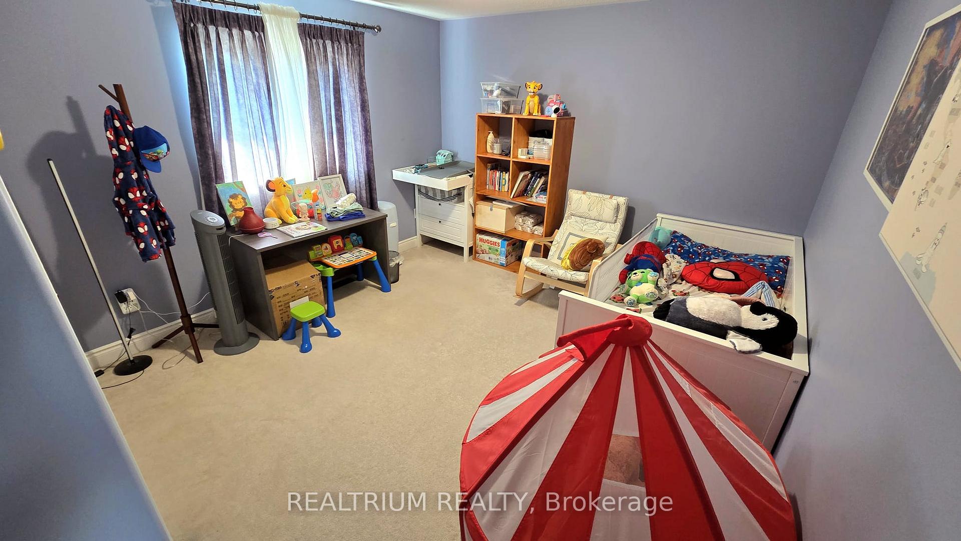 Photo 13 of 63 Westminster Circle, Barrie, Innis-Shore — HOMEH