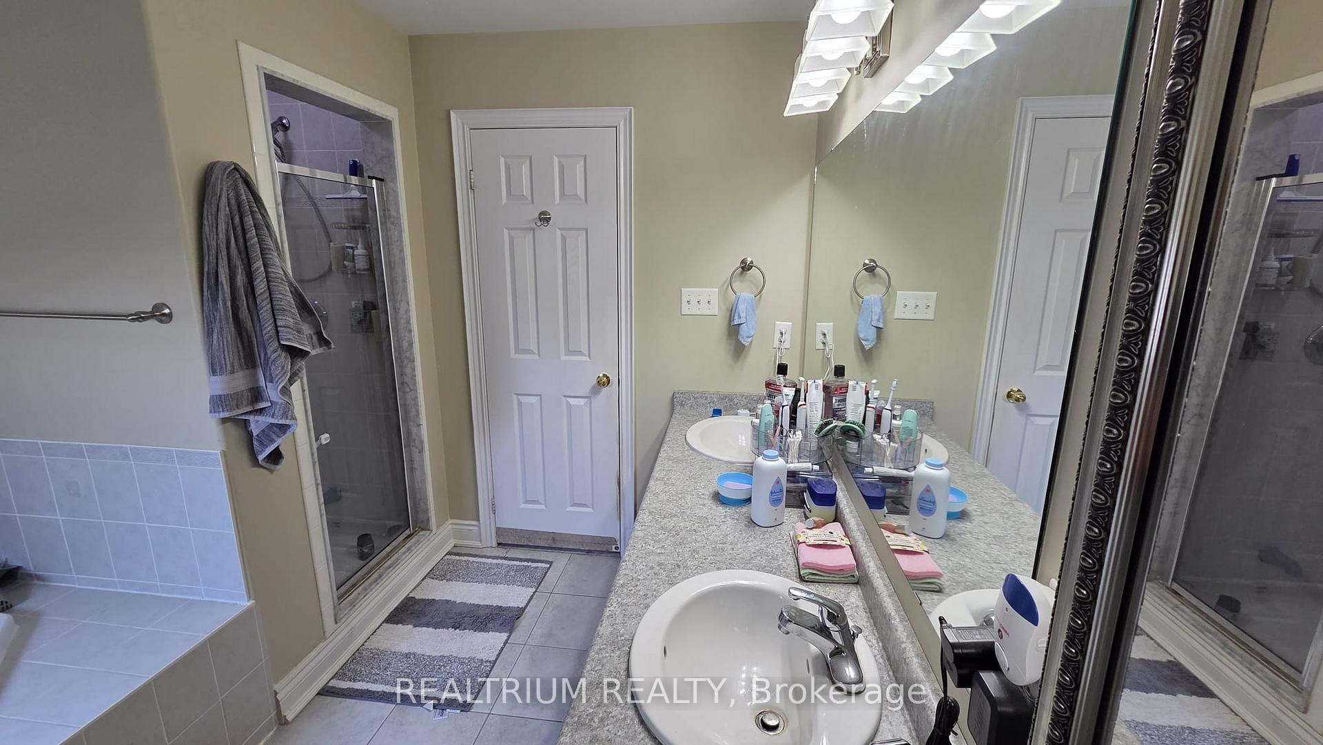 Photo 20 of 63 Westminster Circle, Barrie, Innis-Shore — HOMEH