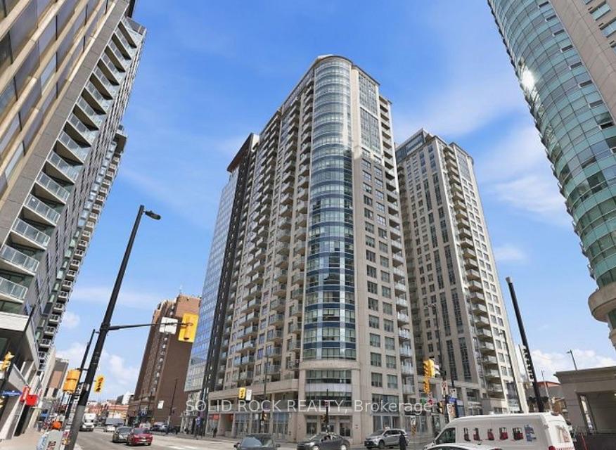 Front of Unit 1805, 242 Rideau Street
