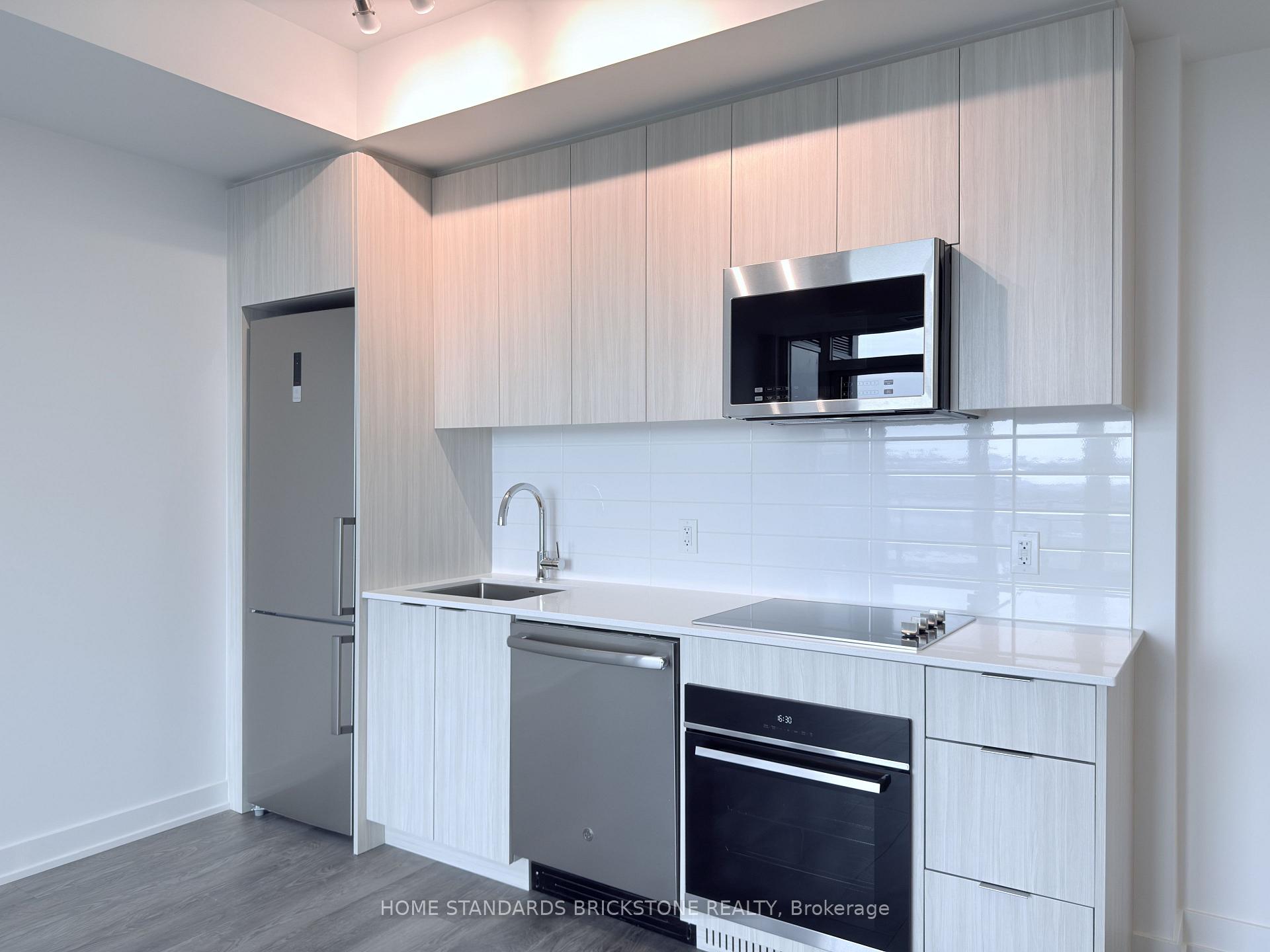 Photo 4 of Unit 702, 20 Deans Drive, Scarborough, Clairlea-Birchmount — HOMEH