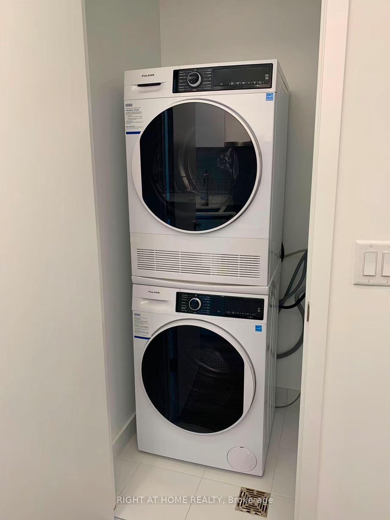 Photo 10 of Unit 1802, 180 Front Street E, Toronto, Moss Park — HOMEH