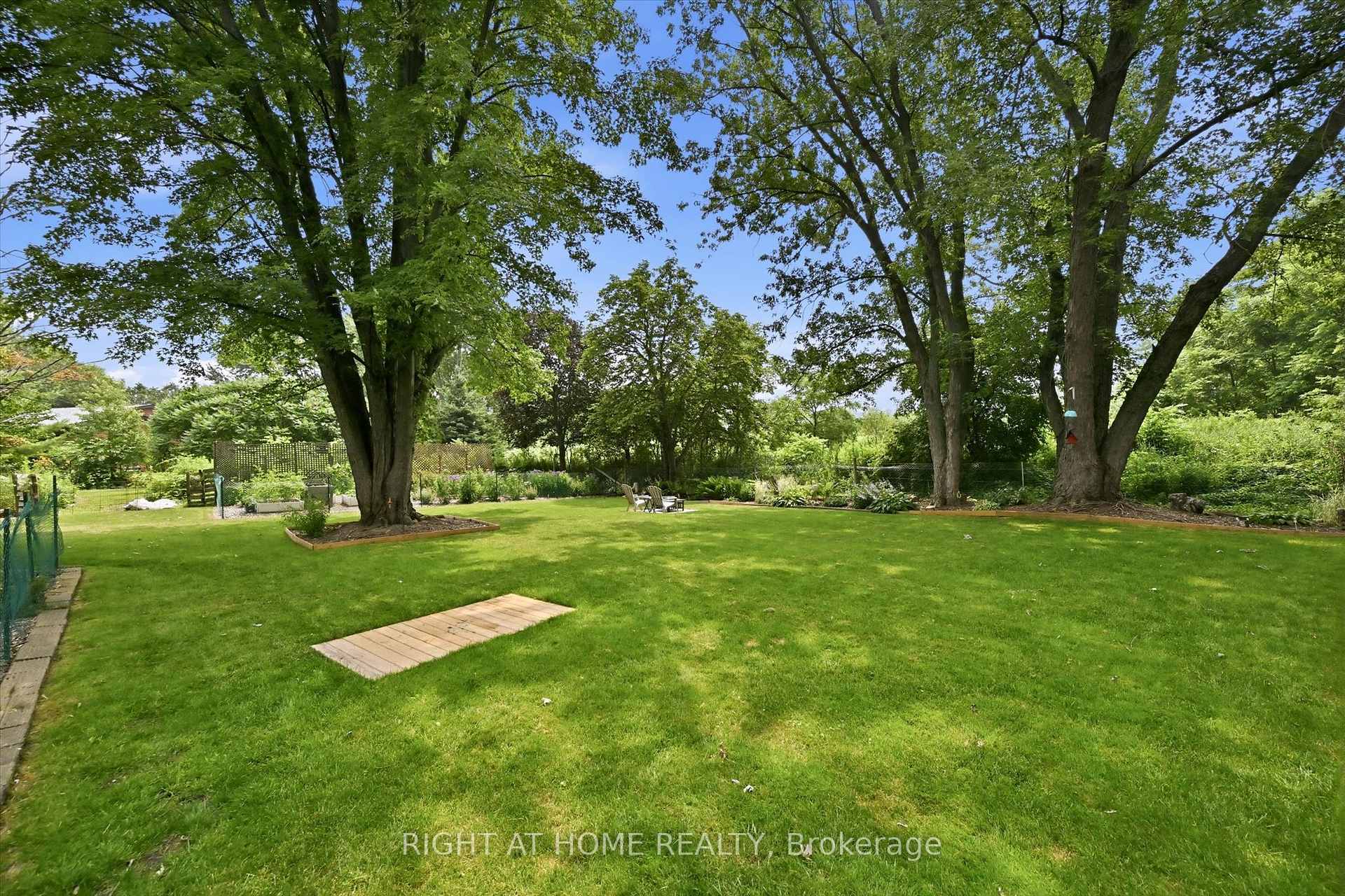 Photo 2 of 263 Weir's Lane, Hamilton, Greensville — HOMEH