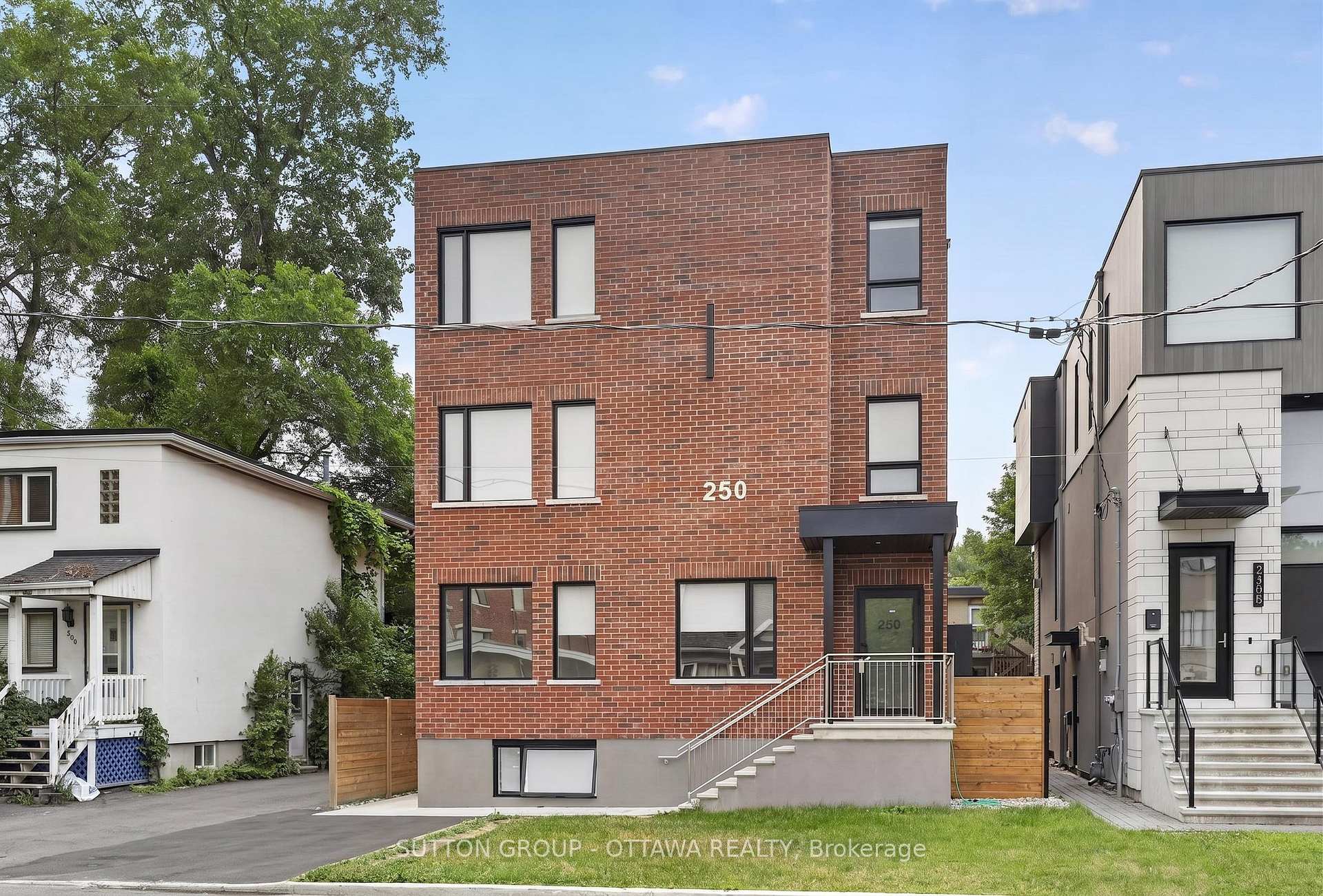 Front of Unit 5, 250 Ferland Street