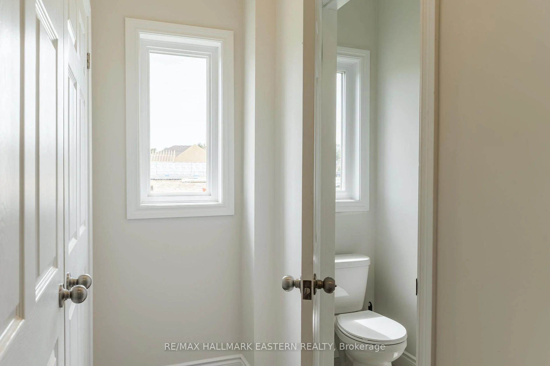 Photo 7 of 35 Coldbrook Drive, Cavan Monaghan, Millbrook Village — HOMEH