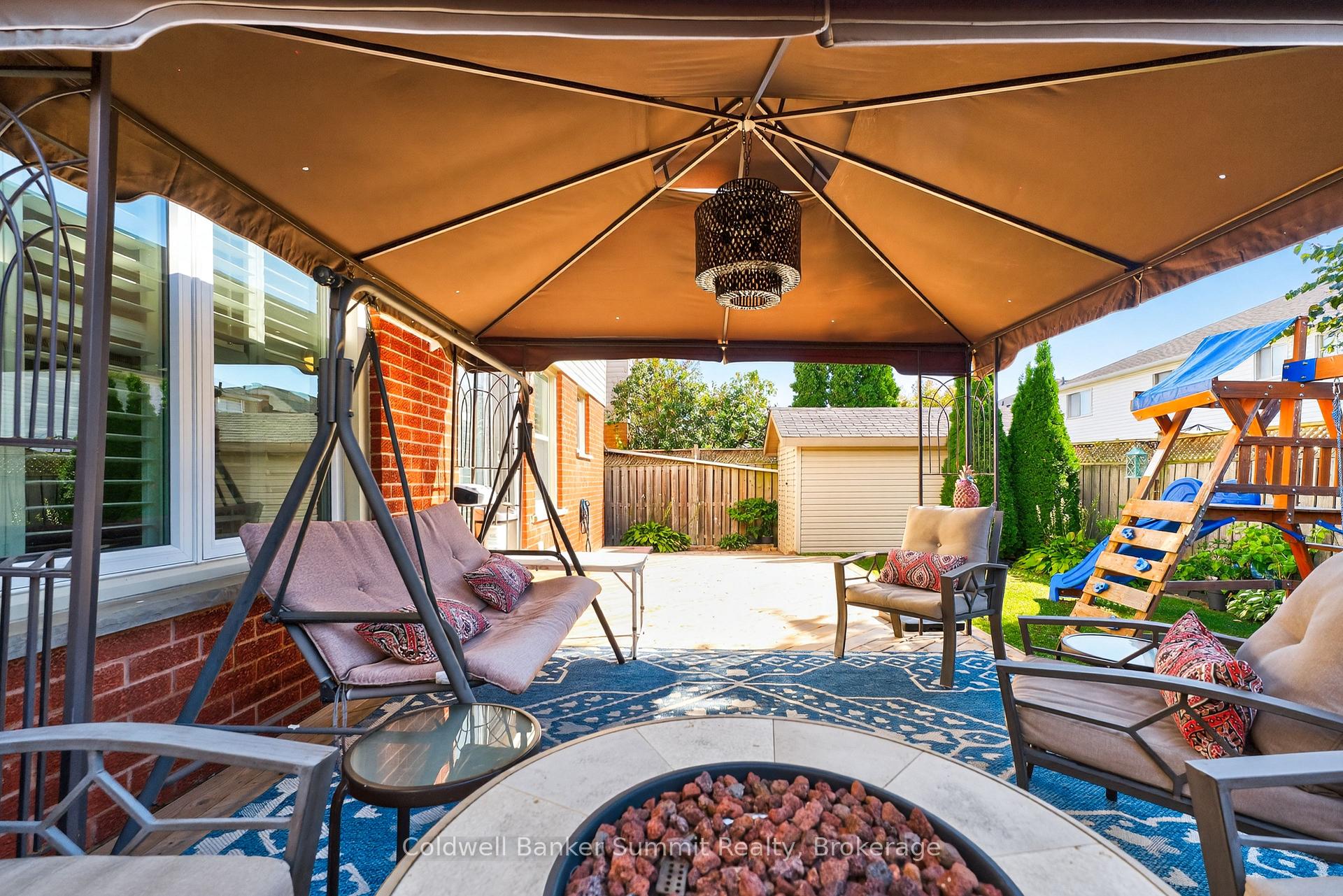 Photo 3 of 1037 Sandcliff Drive, Oshawa, Pinecrest — HOMEH