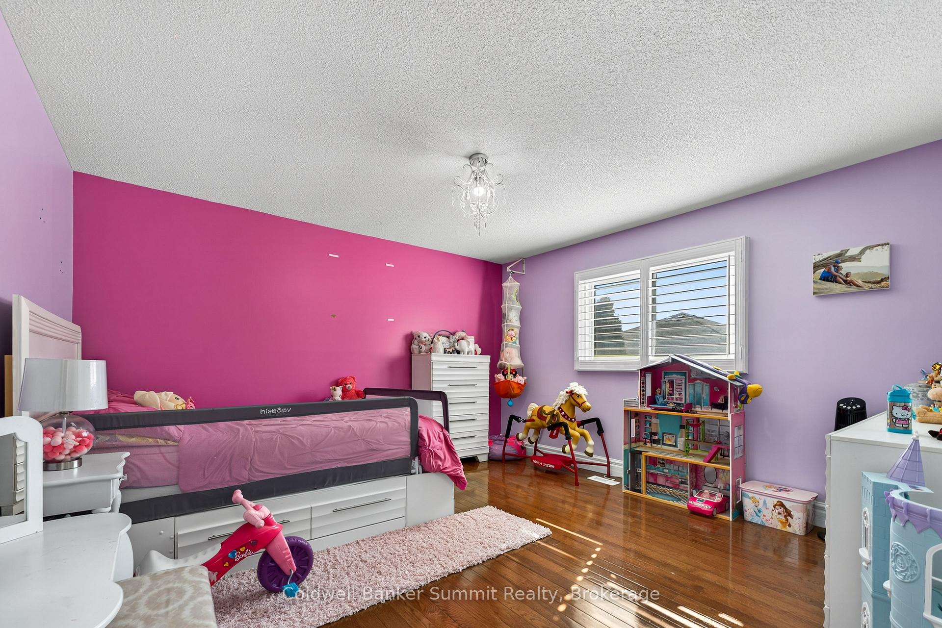 Photo 6 of 1037 Sandcliff Drive, Oshawa, Pinecrest — HOMEH