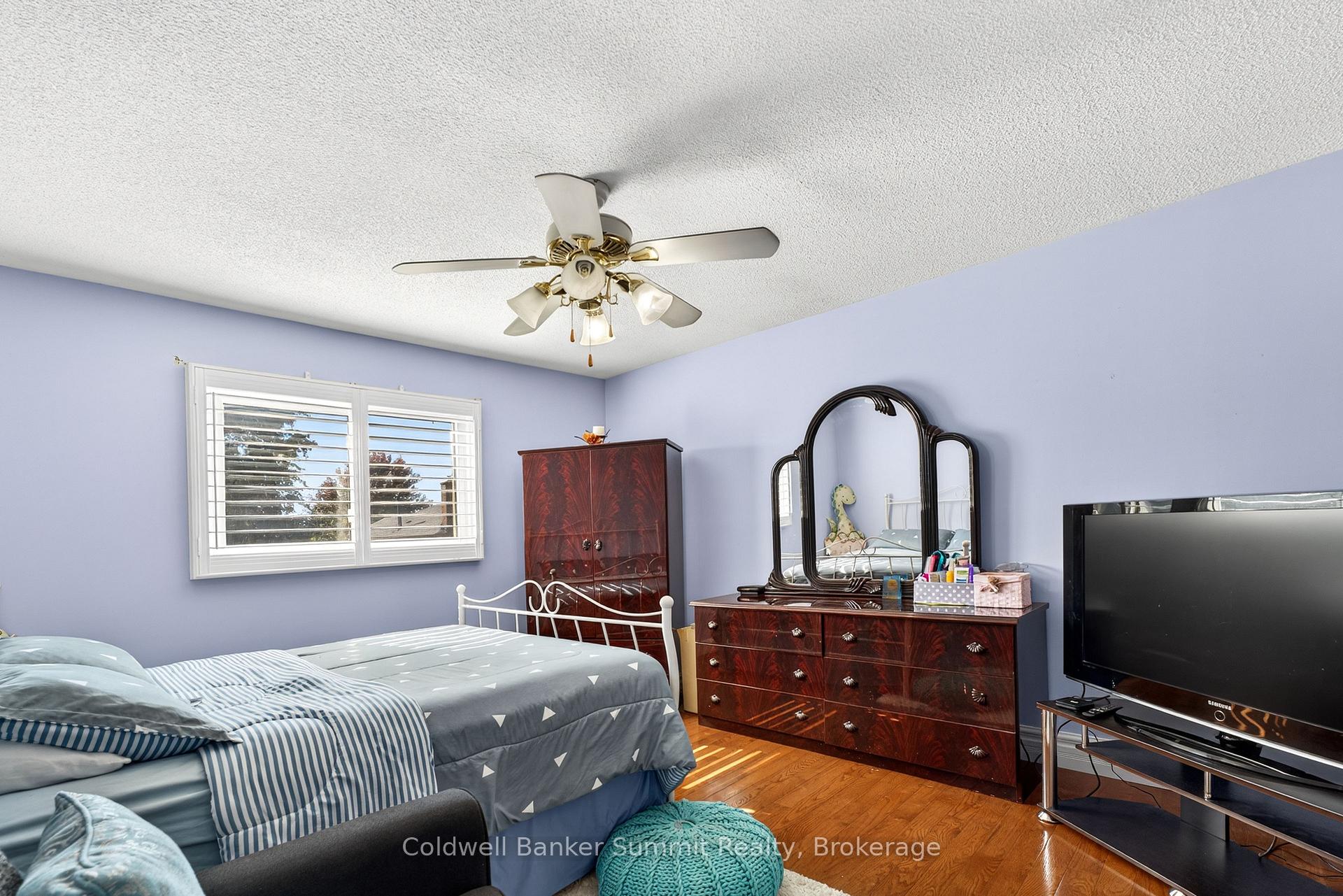 Photo 9 of 1037 Sandcliff Drive, Oshawa, Pinecrest — HOMEH