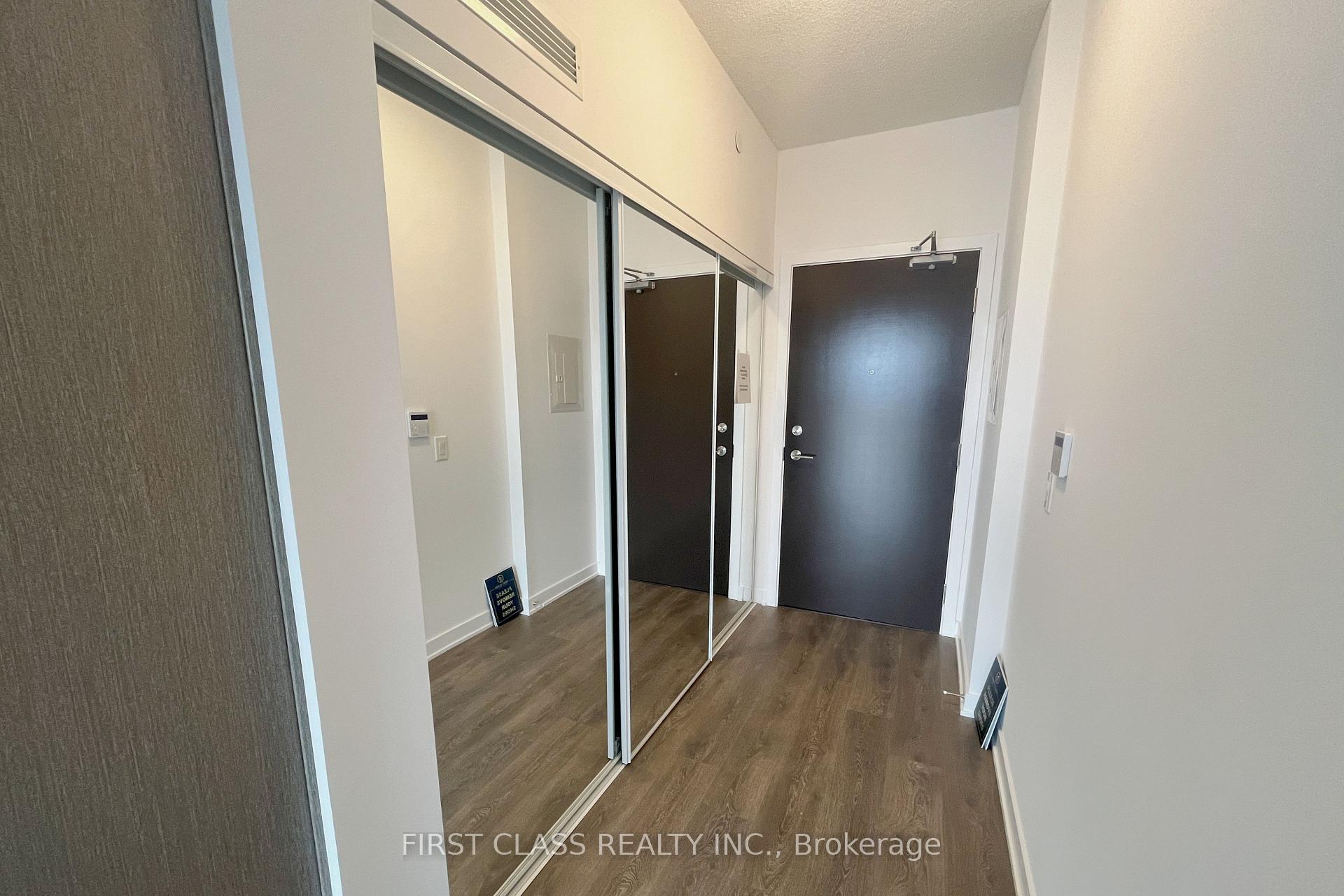 Photo 3 of Unit 907, 60 Honeycrisp Crescent, Vaughan, Vaughan Corporate Centre — HOMEH