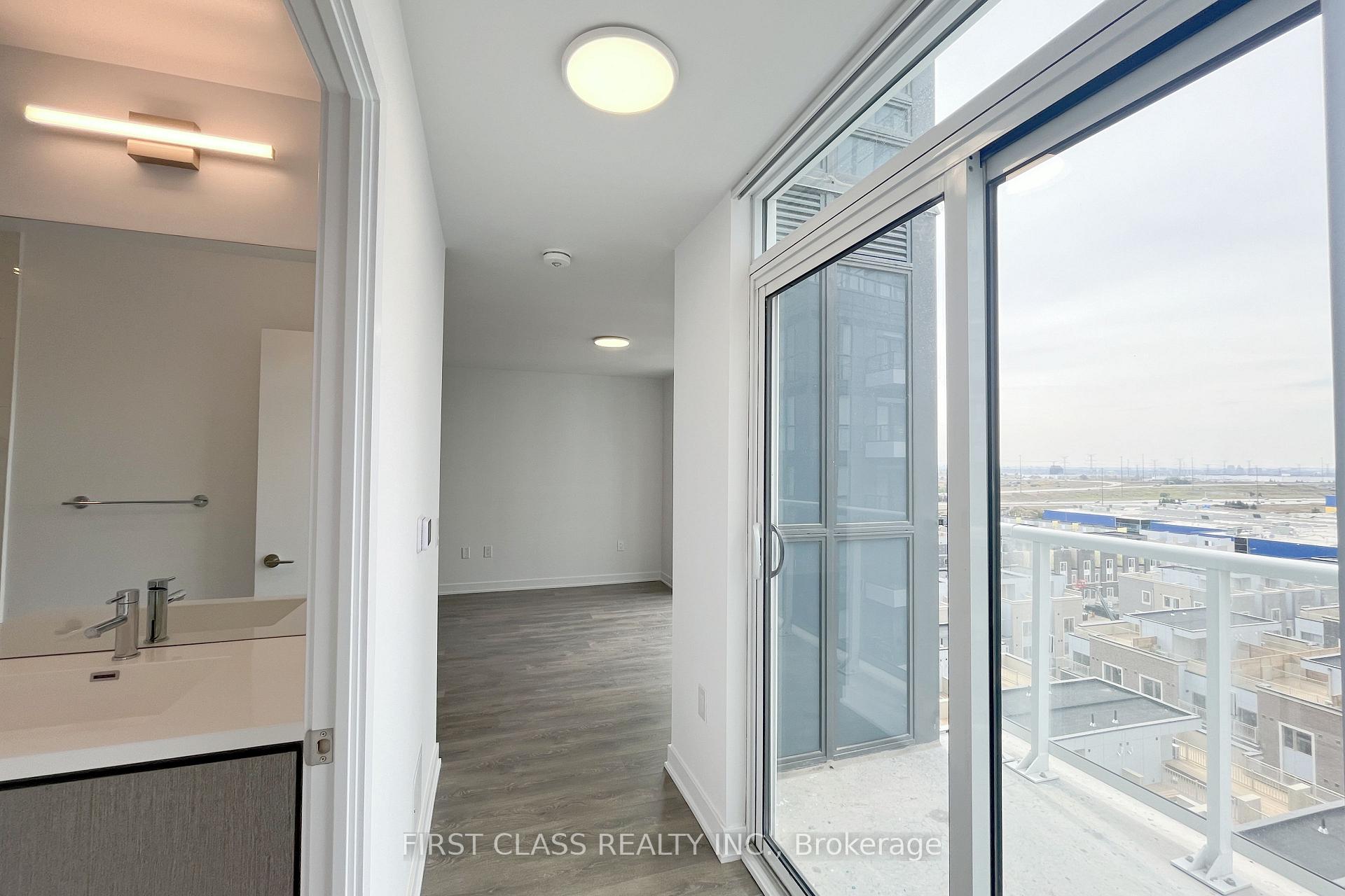 Photo 17 of Unit 907, 60 Honeycrisp Crescent, Vaughan, Vaughan Corporate Centre — HOMEH