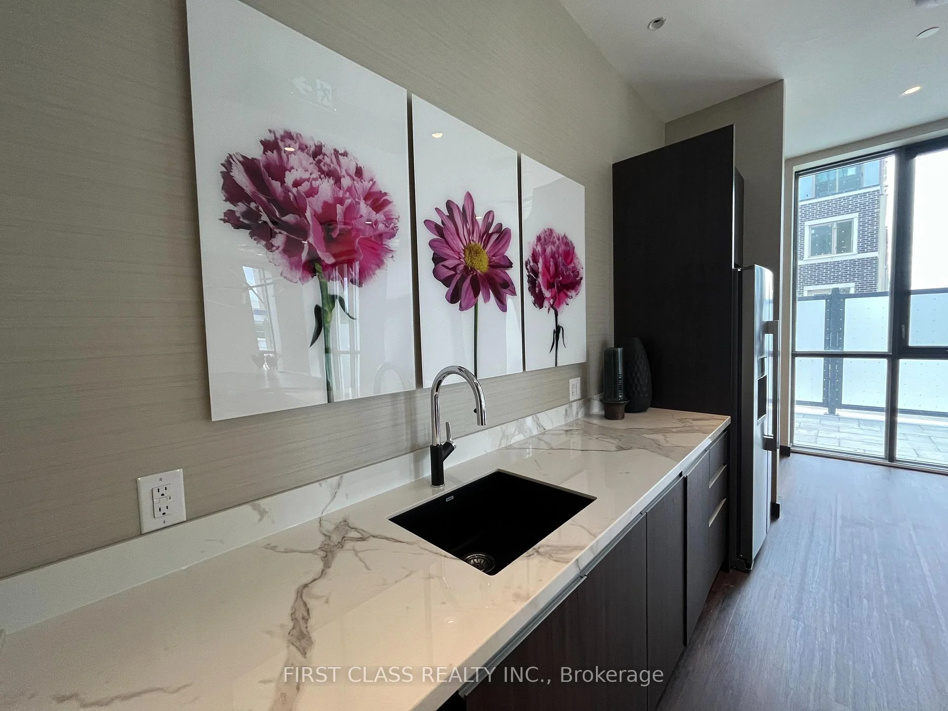 Photo 13 of Unit 907, 60 Honeycrisp Crescent, Vaughan, Vaughan Corporate Centre — HOMEH