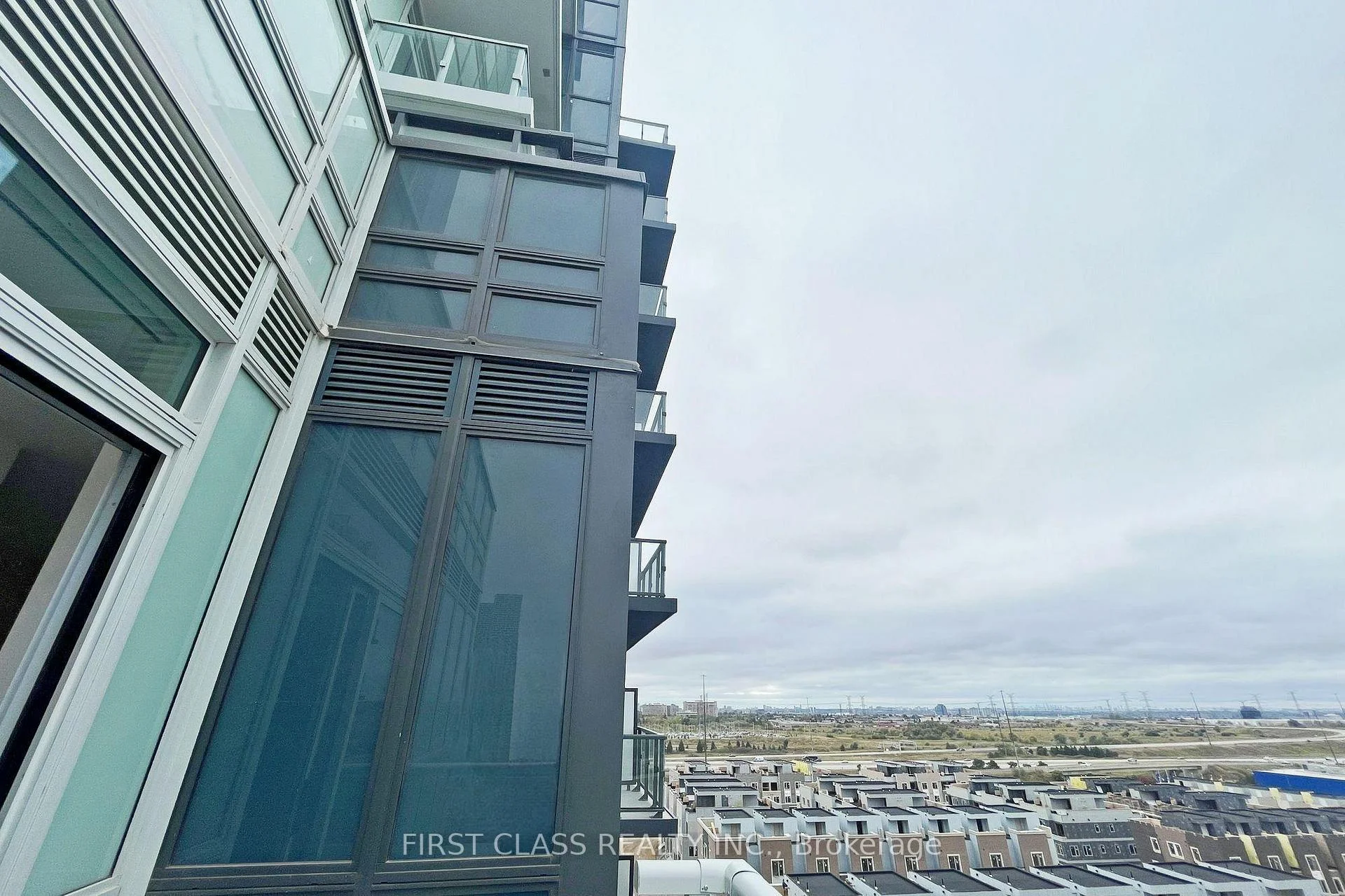 Photo 24 of Unit 907, 60 Honeycrisp Crescent, Vaughan, Vaughan Corporate Centre — HOMEH