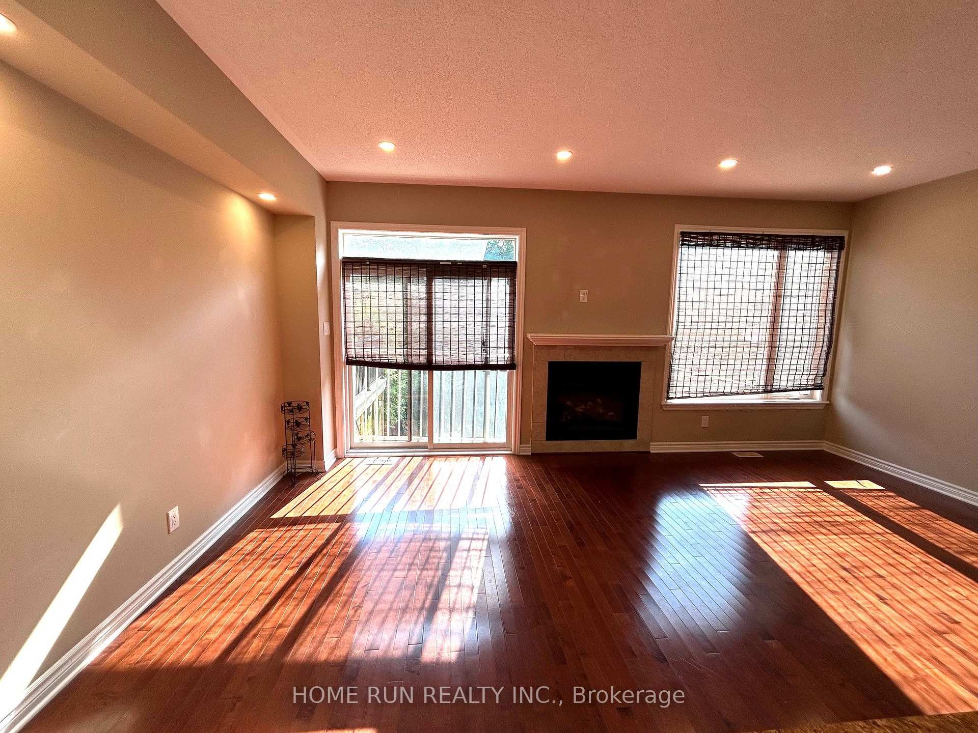 Photo 7 of 862 Fletcher Circle, Ottawa, Kanata - Kanata Lakes/Heritage Hills — HOMEH