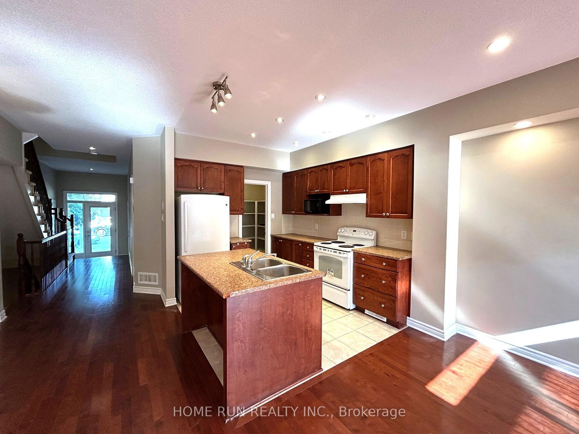 Photo 11 of 862 Fletcher Circle, Ottawa, Kanata - Kanata Lakes/Heritage Hills — HOMEH