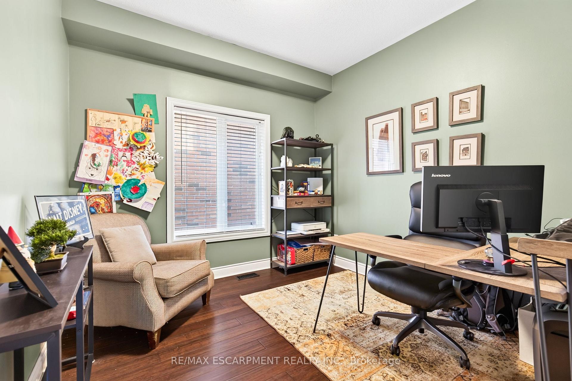 Photo 10 of 16 Watercliff Place, Hamilton, Winona Park — HOMEH