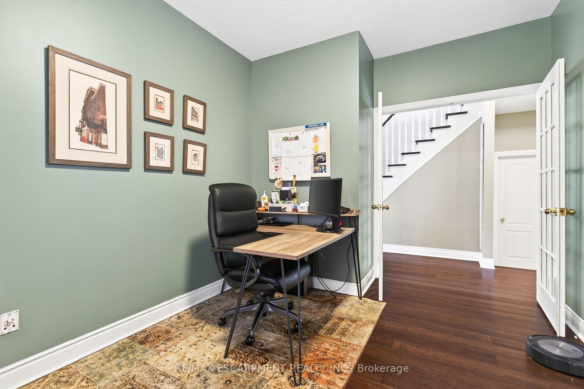Photo 11 of 16 Watercliff Place, Hamilton, Winona Park — HOMEH