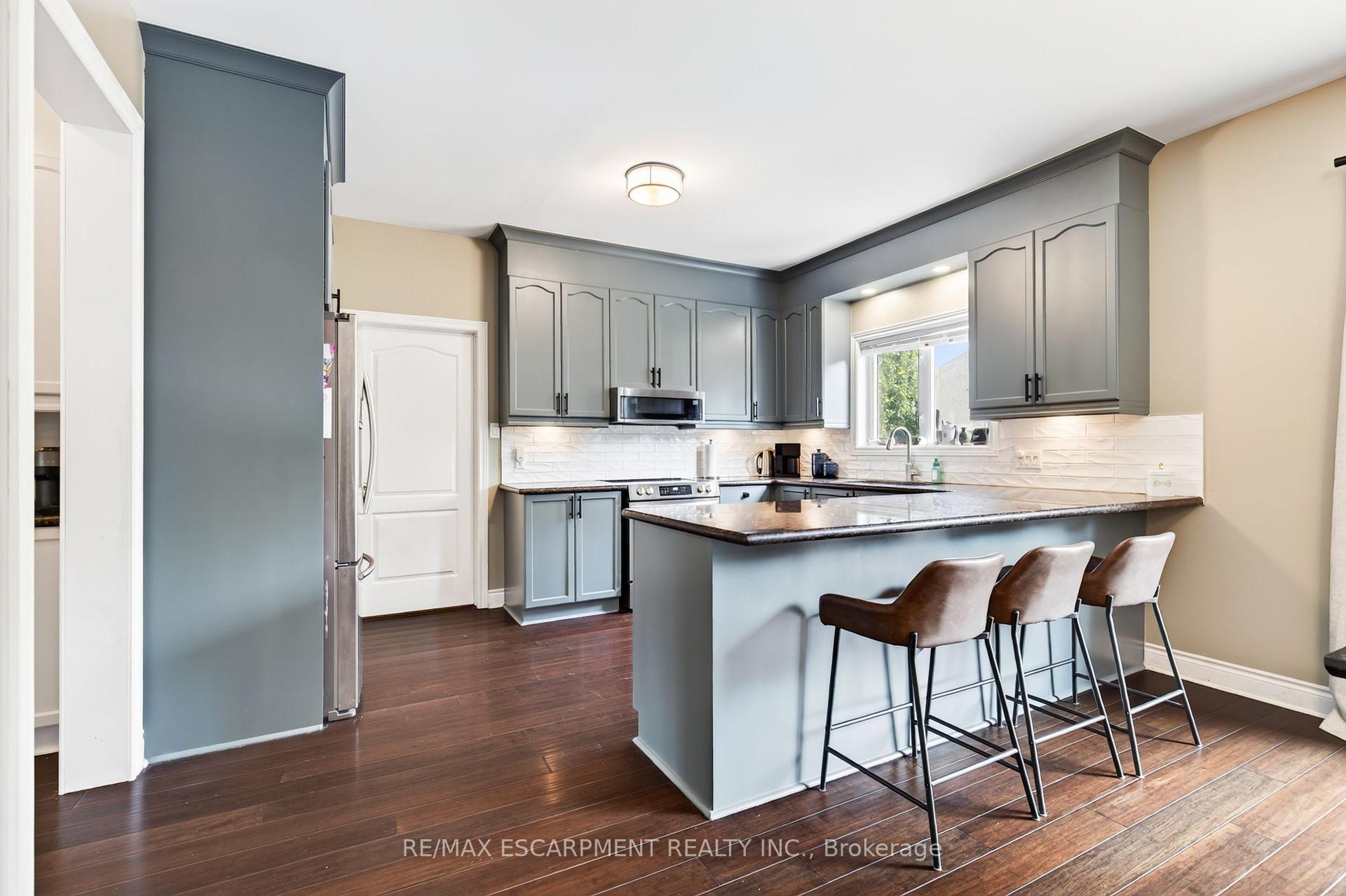 Photo 13 of 16 Watercliff Place, Hamilton, Winona Park — HOMEH