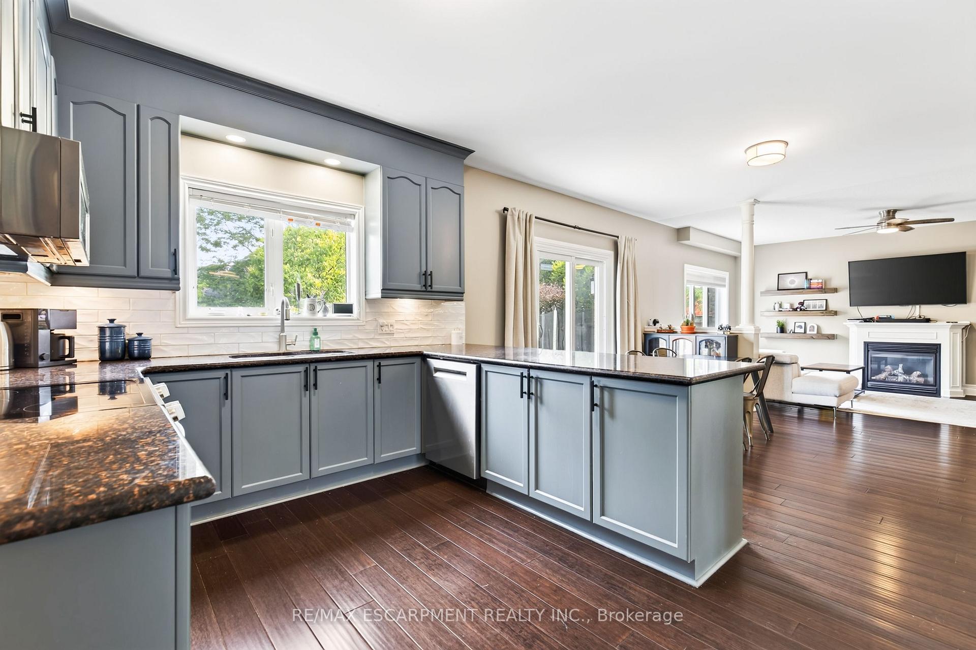 Photo 15 of 16 Watercliff Place, Hamilton, Winona Park — HOMEH