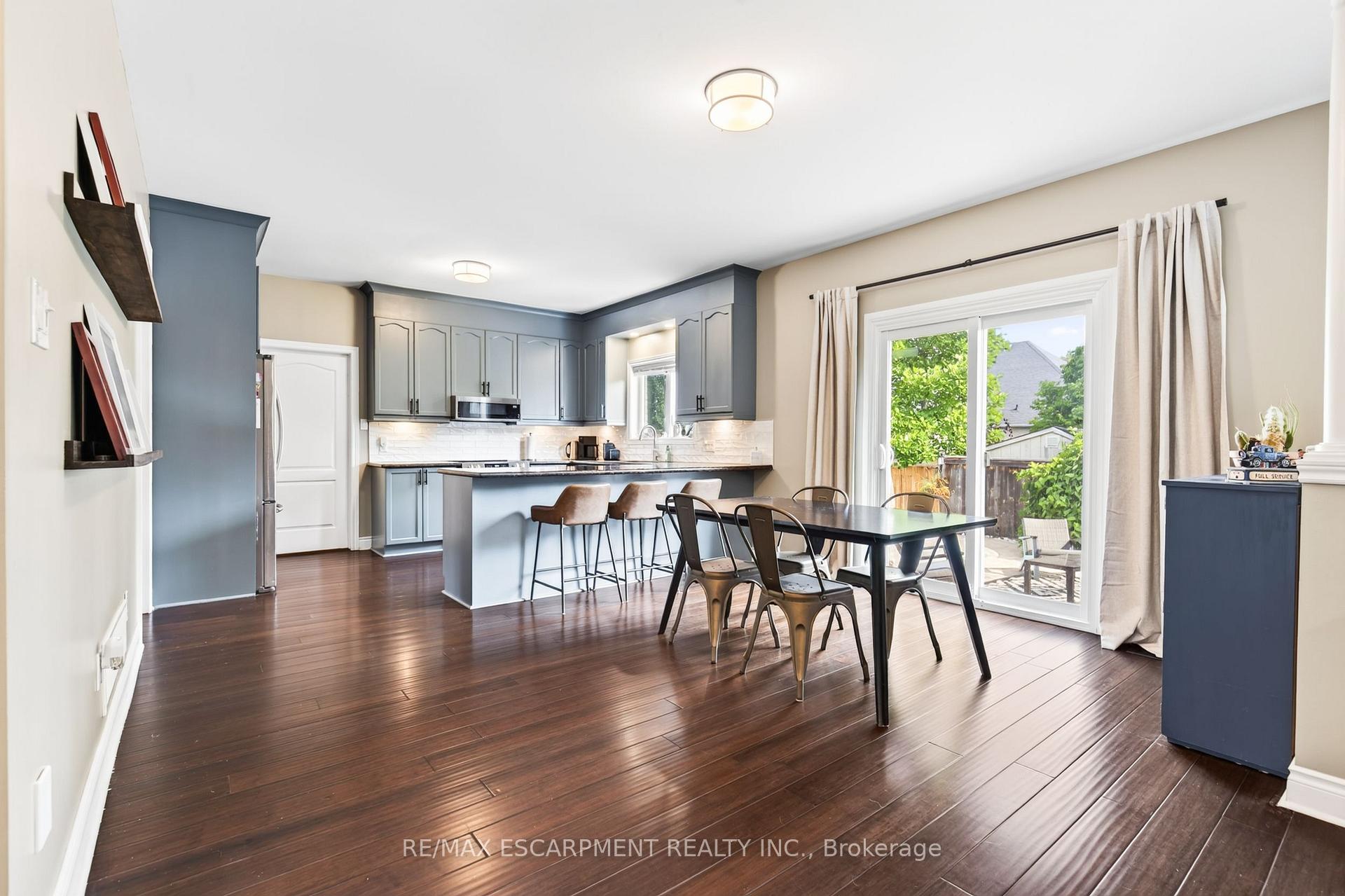 Photo 17 of 16 Watercliff Place, Hamilton, Winona Park — HOMEH