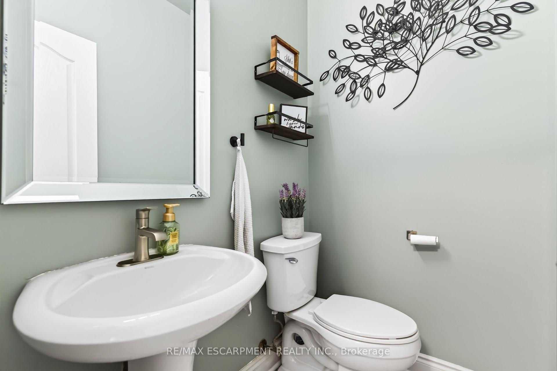 Photo 22 of 16 Watercliff Place, Hamilton, Winona Park — HOMEH