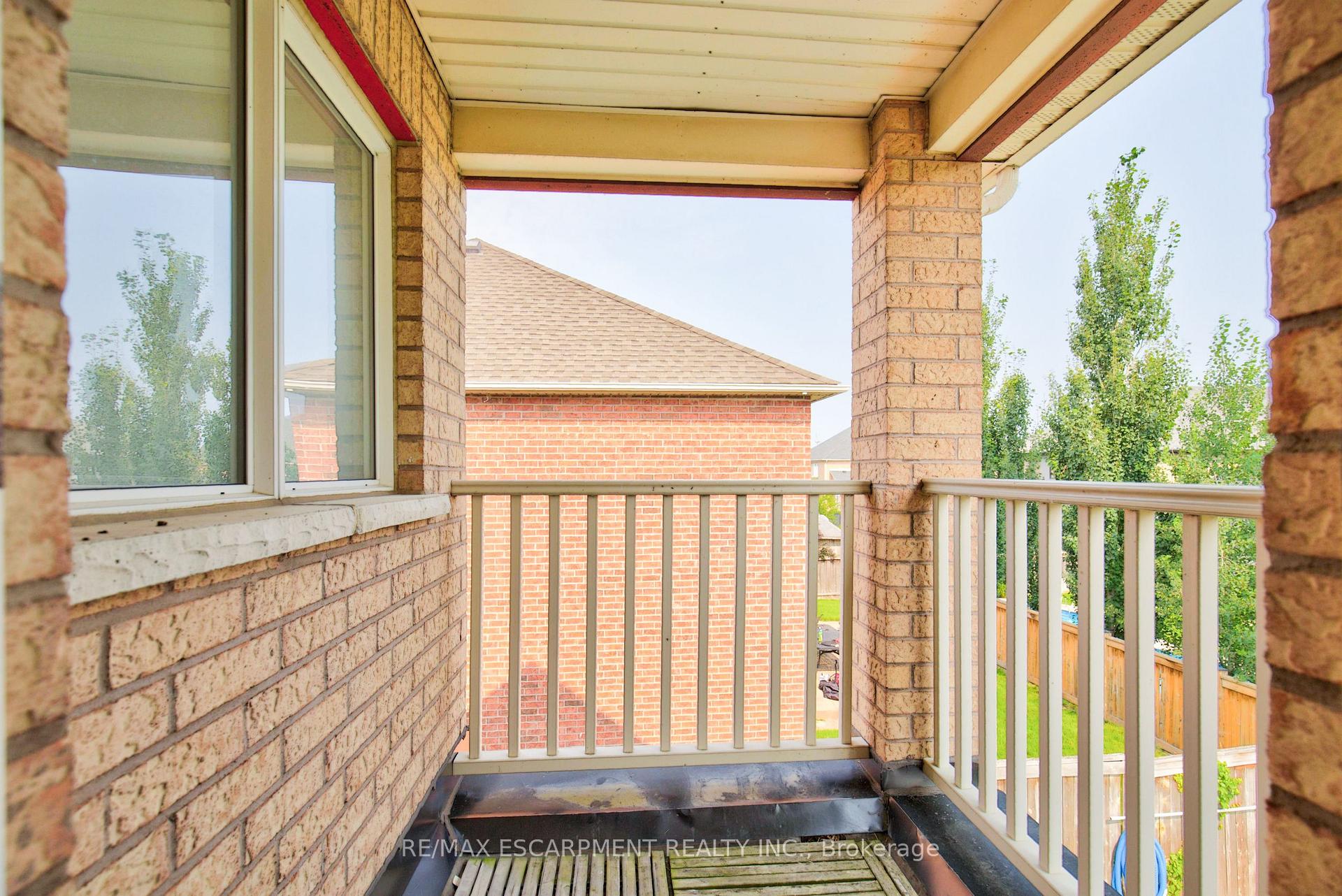 Photo 33 of 16 Watercliff Place, Hamilton, Winona Park — HOMEH