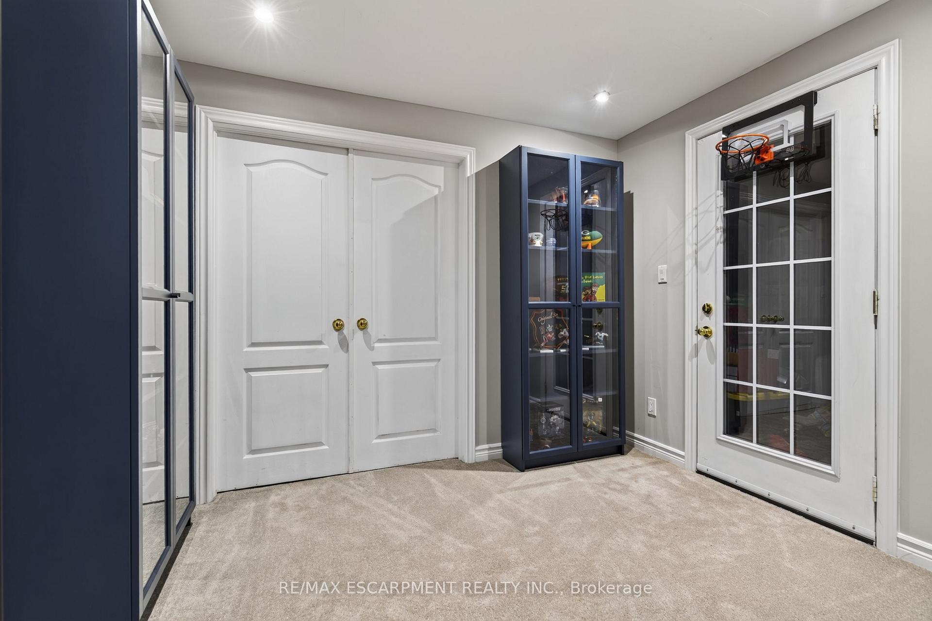 Photo 35 of 16 Watercliff Place, Hamilton, Winona Park — HOMEH