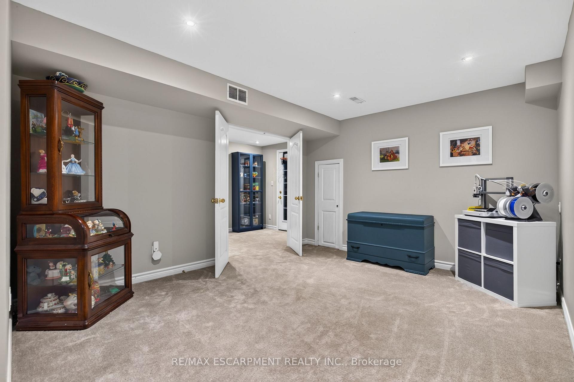 Photo 36 of 16 Watercliff Place, Hamilton, Winona Park — HOMEH