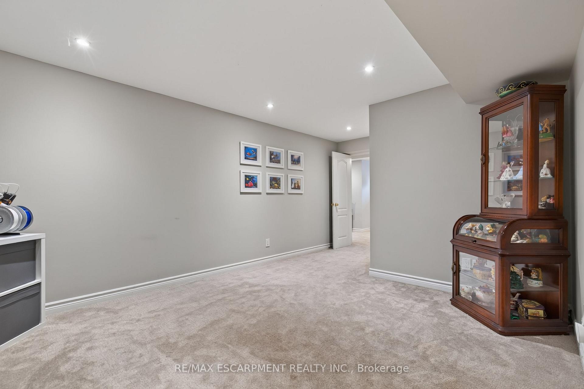 Photo 37 of 16 Watercliff Place, Hamilton, Winona Park — HOMEH