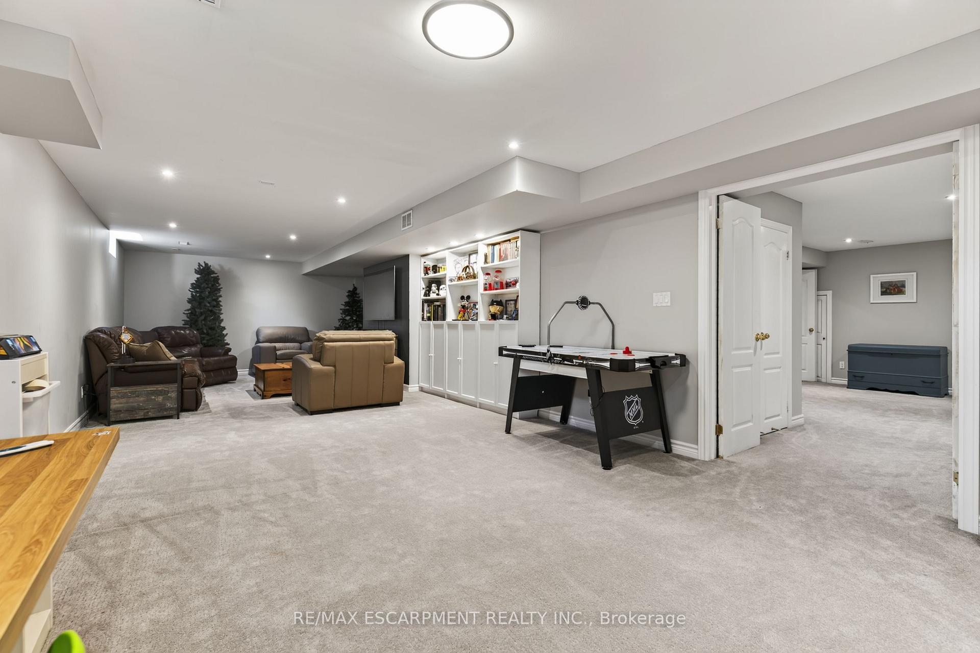 Photo 39 of 16 Watercliff Place, Hamilton, Winona Park — HOMEH