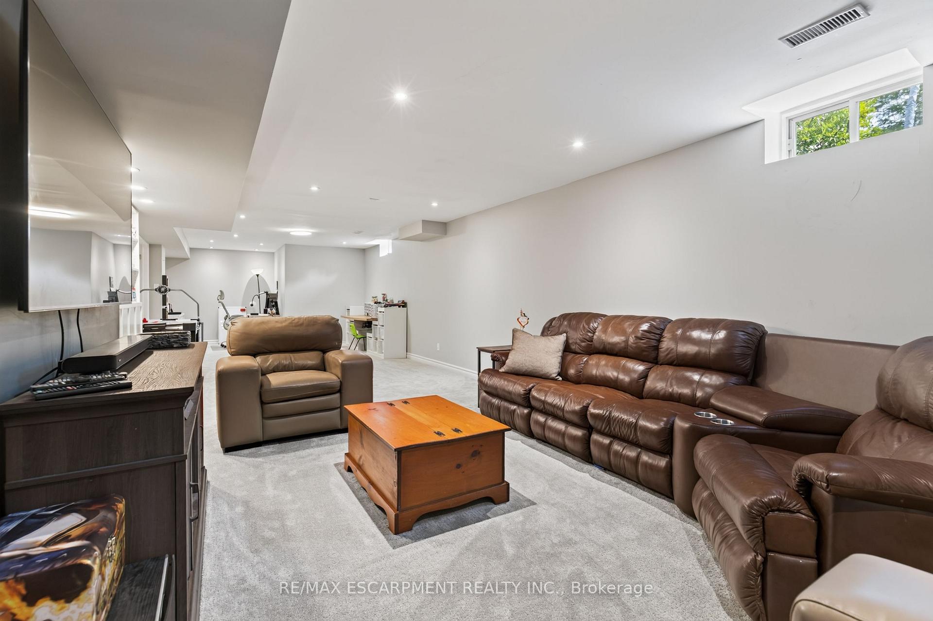 Photo 42 of 16 Watercliff Place, Hamilton, Winona Park — HOMEH