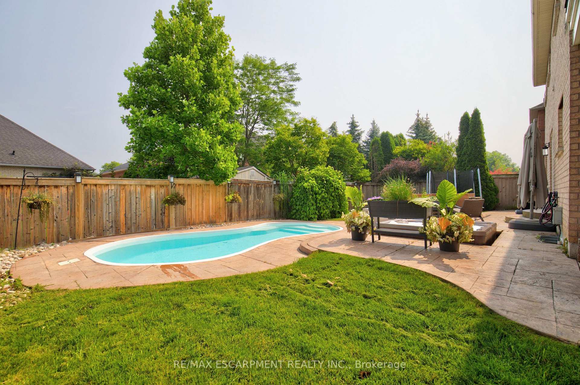 Photo 48 of 16 Watercliff Place, Hamilton, Winona Park — HOMEH