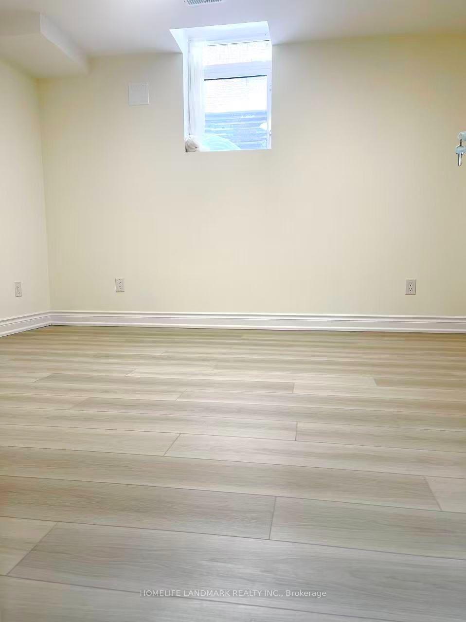 Photo 4 of 252 Borealis Avenue, Aurora, Bayview Northeast — HOMEH
