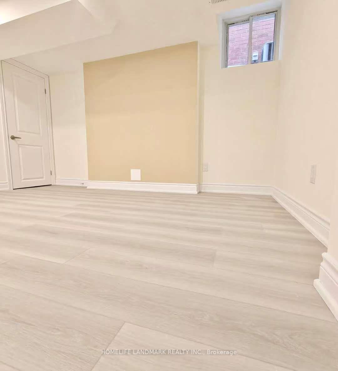 Photo 5 of 252 Borealis Avenue, Aurora, Bayview Northeast — HOMEH