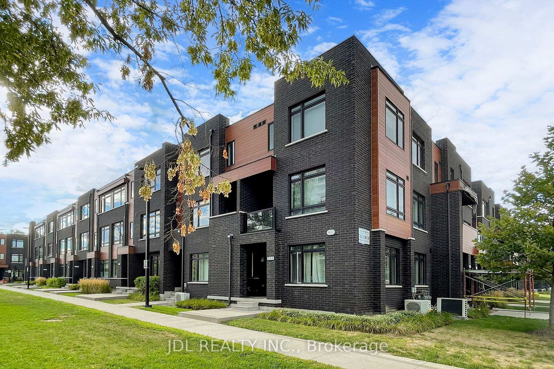 Front of Unit 112, 370 Red Maple Road