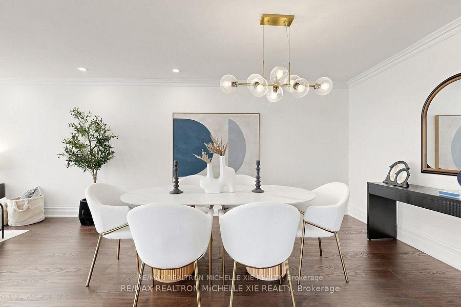 Photo 4 of 8 Meadowglade Crescent, North York, Henry Farm — HOMEH