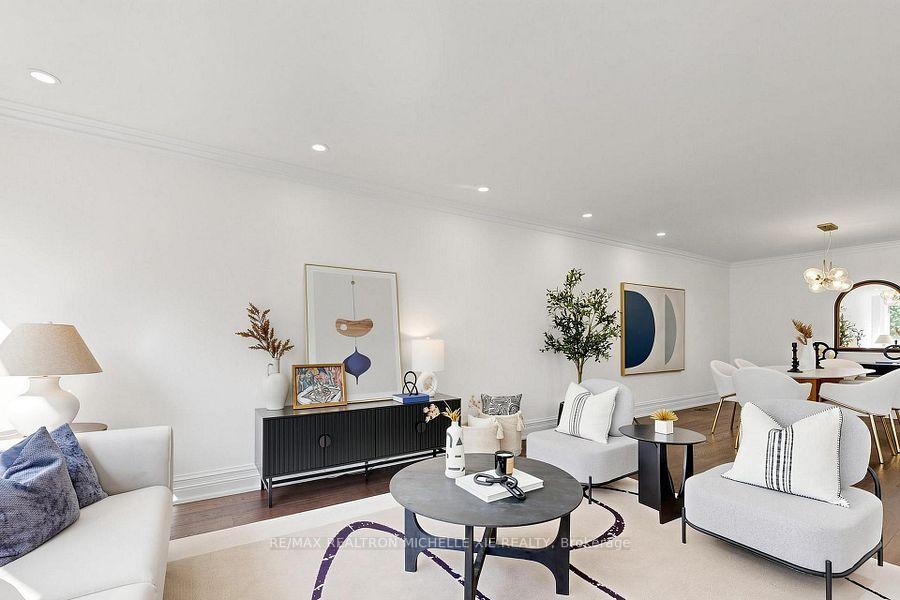 Photo 10 of 8 Meadowglade Crescent, North York, Henry Farm — HOMEH