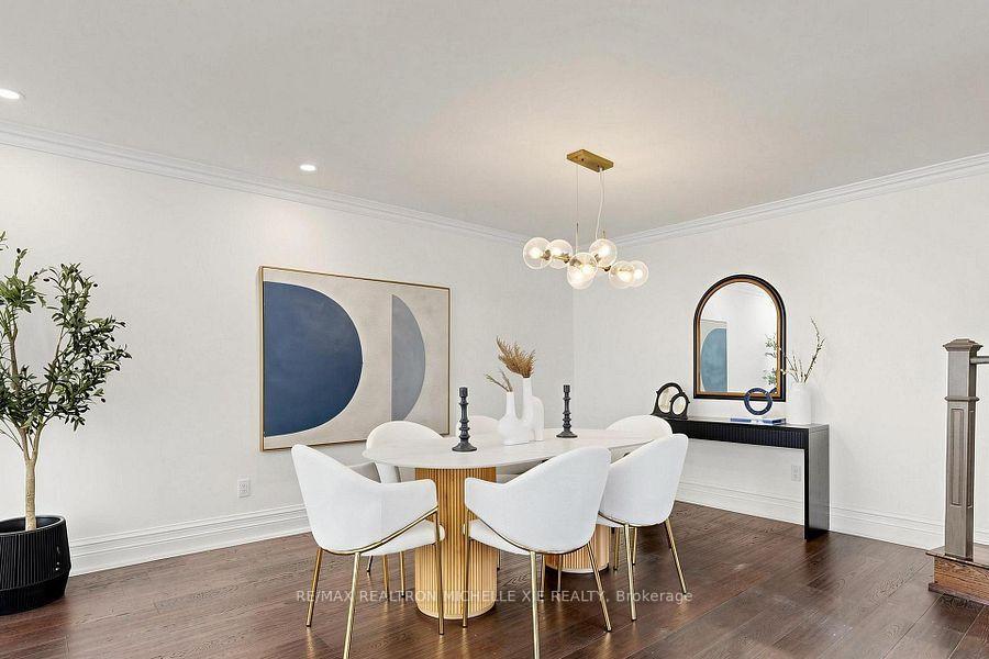 Photo 11 of 8 Meadowglade Crescent, North York, Henry Farm — HOMEH