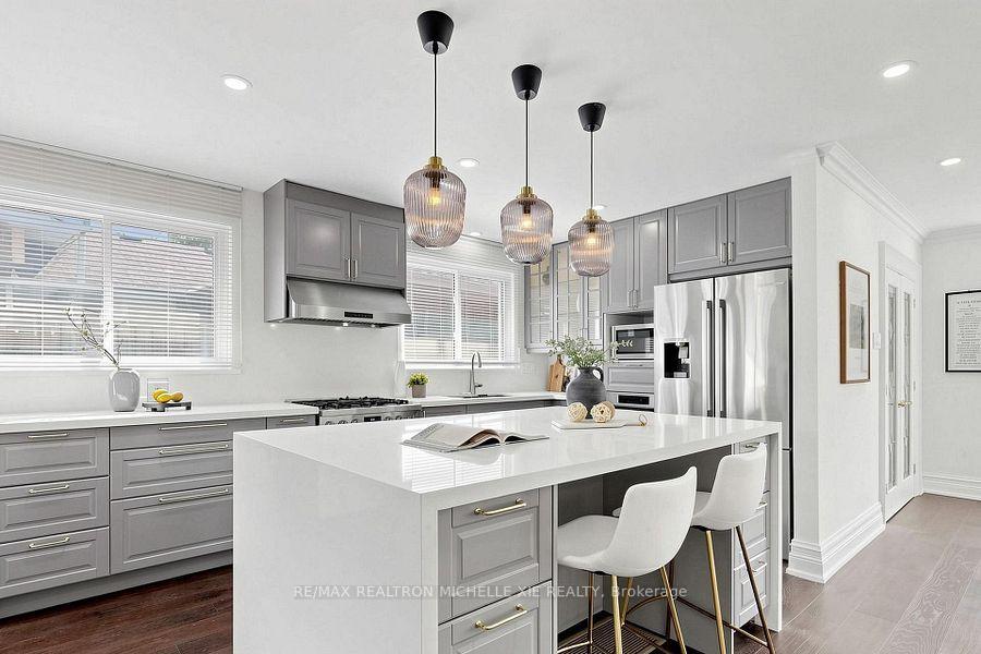 Photo 13 of 8 Meadowglade Crescent, North York, Henry Farm — HOMEH
