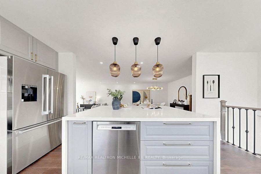 Photo 14 of 8 Meadowglade Crescent, North York, Henry Farm — HOMEH