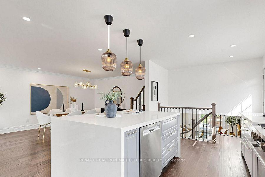 Photo 15 of 8 Meadowglade Crescent, North York, Henry Farm — HOMEH
