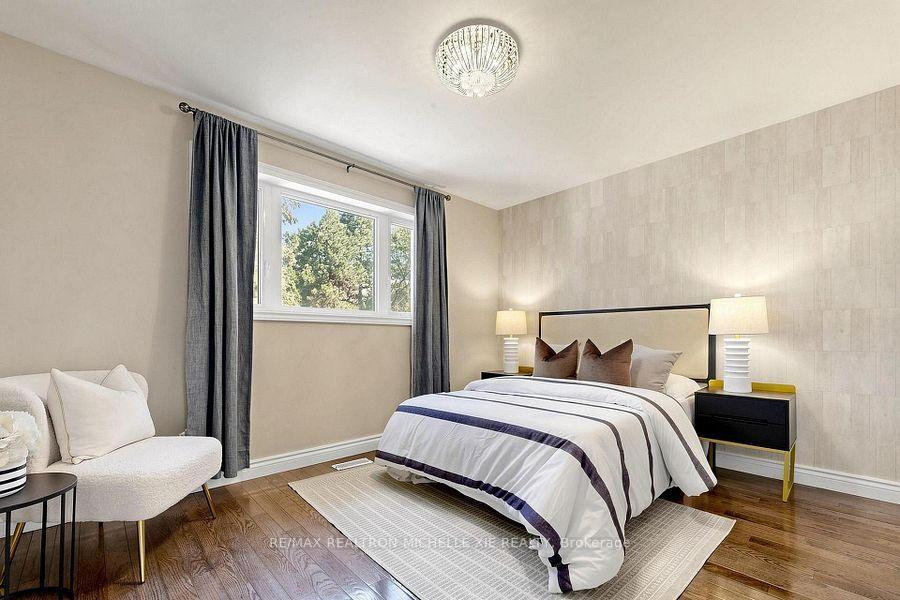 Photo 20 of 8 Meadowglade Crescent, North York, Henry Farm — HOMEH