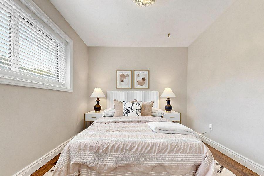 Photo 21 of 8 Meadowglade Crescent, North York, Henry Farm — HOMEH