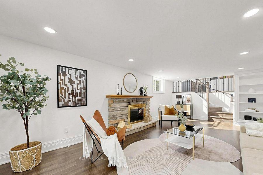 Photo 28 of 8 Meadowglade Crescent, North York, Henry Farm — HOMEH