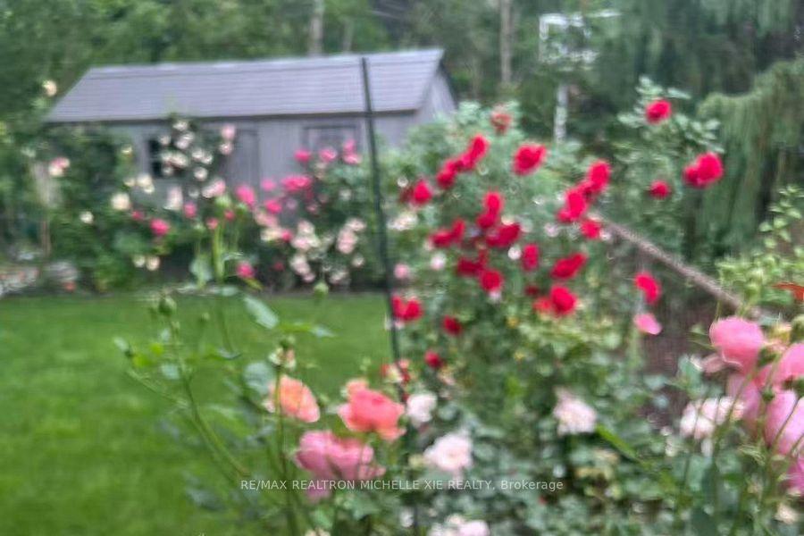 Photo 45 of 8 Meadowglade Crescent, North York, Henry Farm — HOMEH