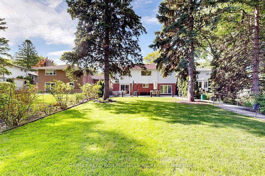 Photo 48 of 8 Meadowglade Crescent, North York, Henry Farm — HOMEH
