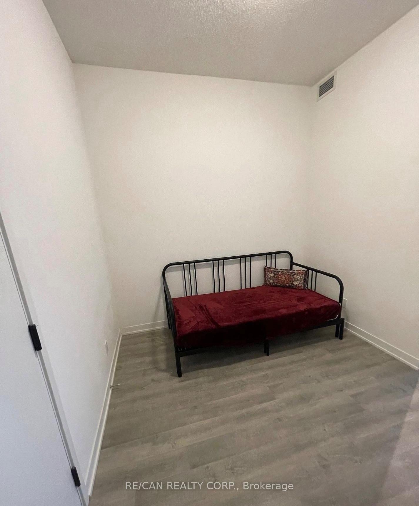 Photo 3 of Unit 1002, 292 Verdale Crossing E, Markham, Unionville — HOMEH