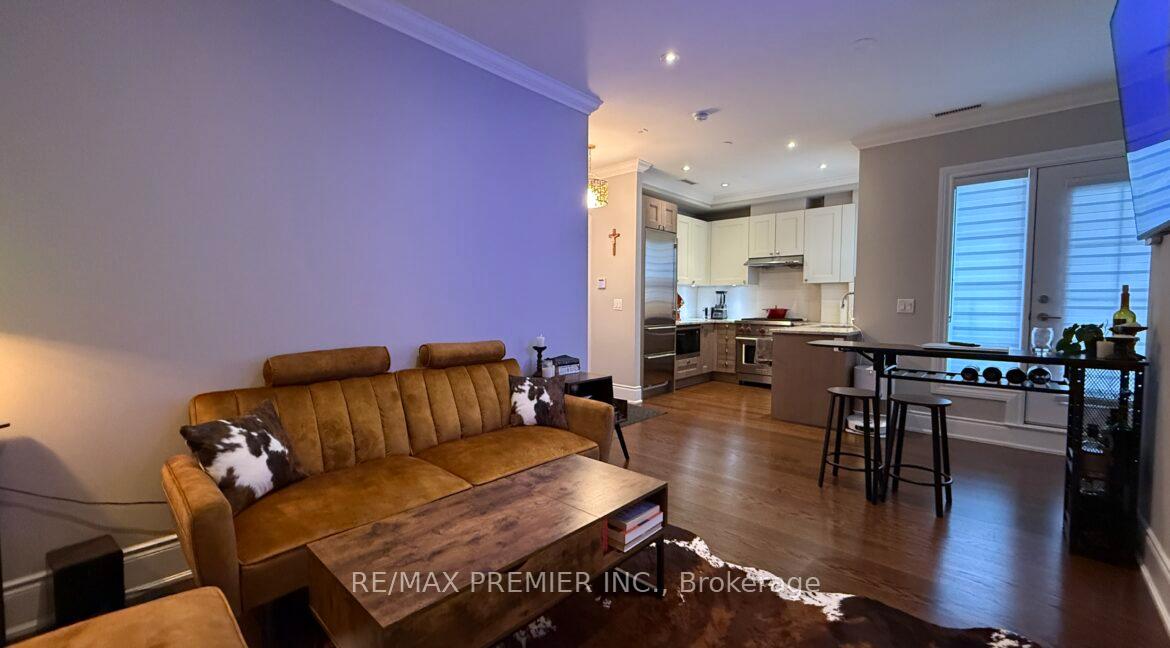 Photo 7 of Unit 212, 10360 Islington Avenue, Vaughan, Kleinburg — HOMEH