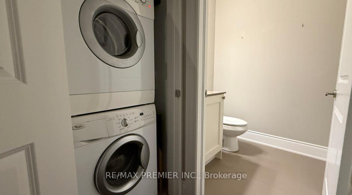 Photo 10 of Unit 212, 10360 Islington Avenue, Vaughan, Kleinburg — HOMEH