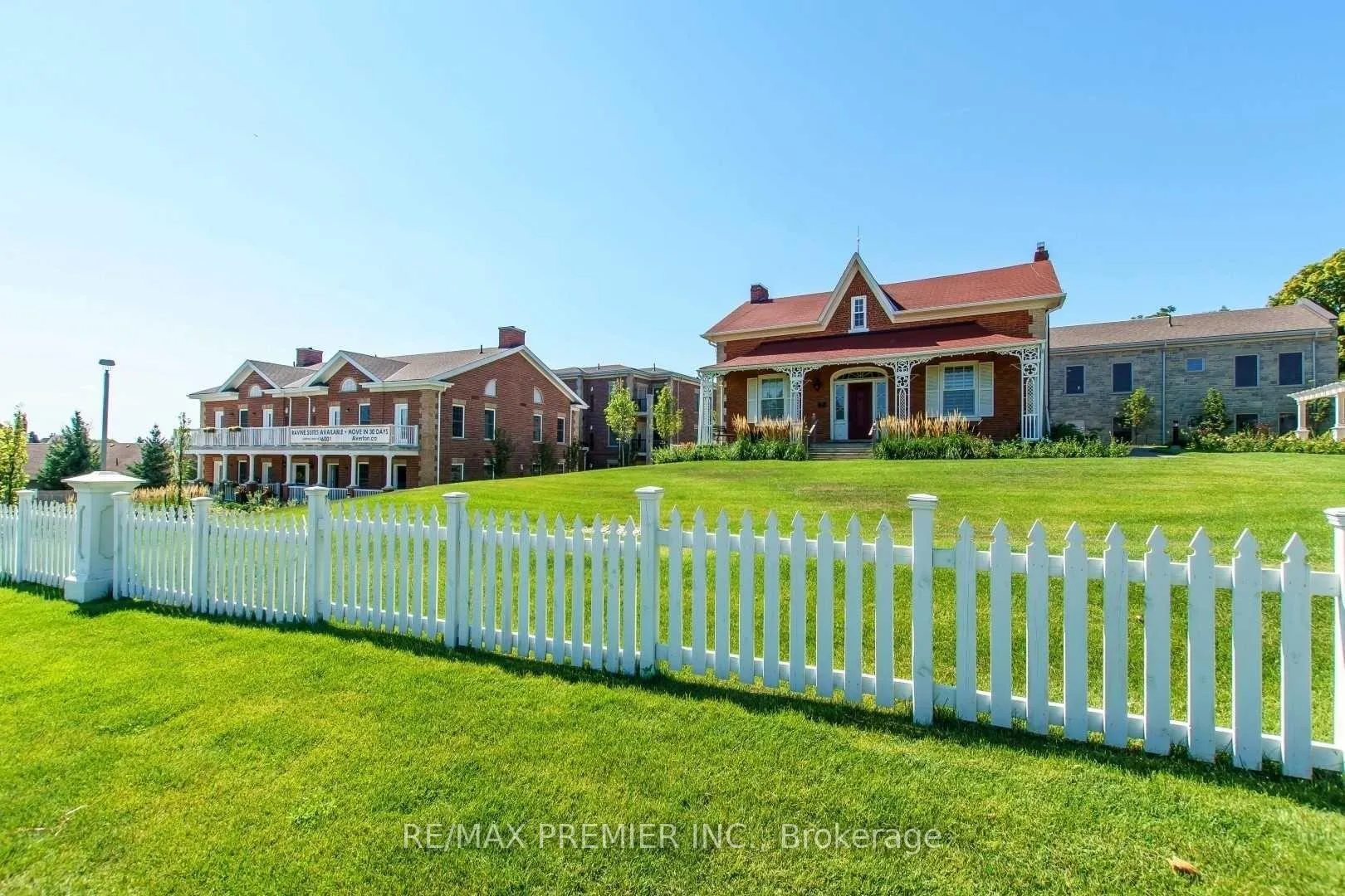 Photo 16 of Unit 212, 10360 Islington Avenue, Vaughan, Kleinburg — HOMEH