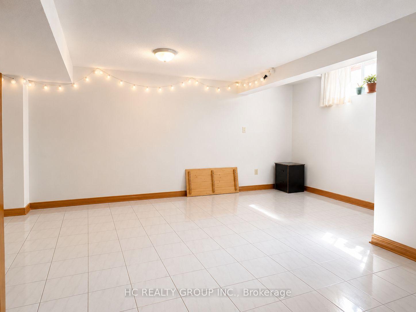 Photo 4 of 63 Santa Barbara Place E, Vaughan, East Woodbridge — HOMEH